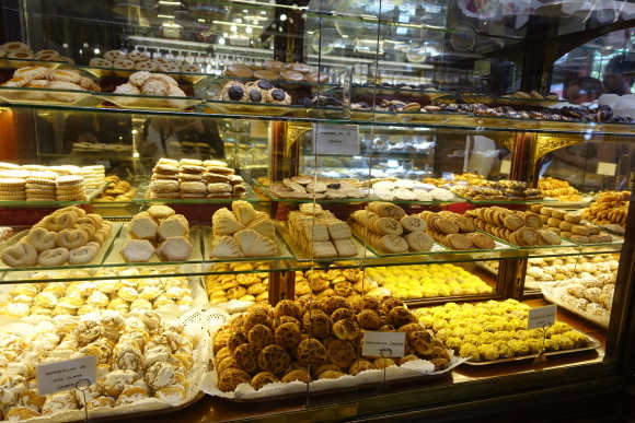 <strong> Confitería El Riojano (Madrid Food Tour) desserts, bread, cookies